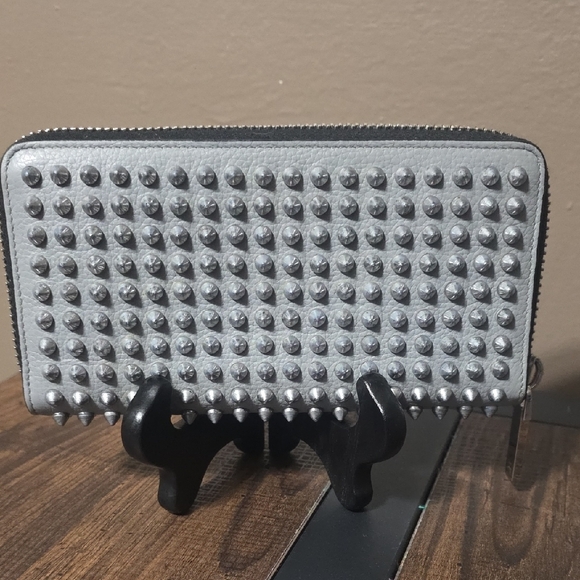 Christian Loubutin Panettone Gray Zip-Around Wallet - Picture 2 of 16